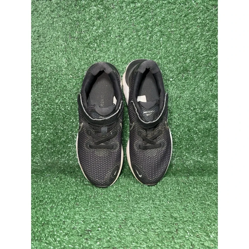 Nike Renew Run Youth Kids Size 1Y Black White Walking Shoes Comfort Sneakers
